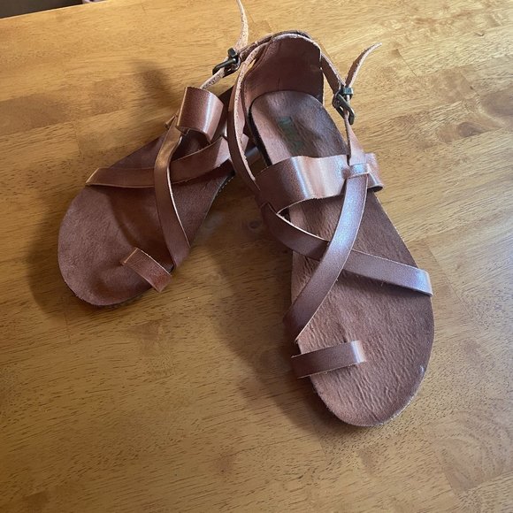 NWOT Size 7 Mia brown gladiator sandals - Picture 1 of 6